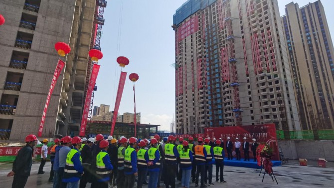 封頂大吉 美好可期--臨夏百酈天香項目7#、9#樓主體順利封頂